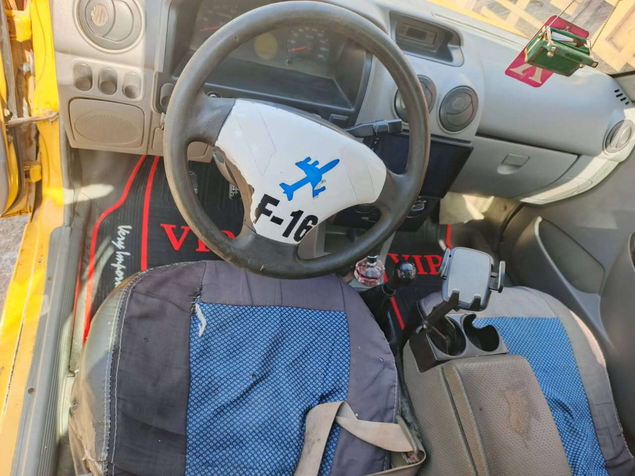 السلام عليكم سايبا موديل 12 رقم انكليزي تبريد شغال شاشه كهربائيات كله شغال  بسمي تحويل ثاني يوم
بيه خيط بخار قليل ويرادله مشط والشواصي الاماميه يرادلهن ترتيب 25 وبيه مجال مكاني كربلاء ***********
