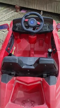 سيارة اطفال • تحتاج بطارية • الامين الثانية