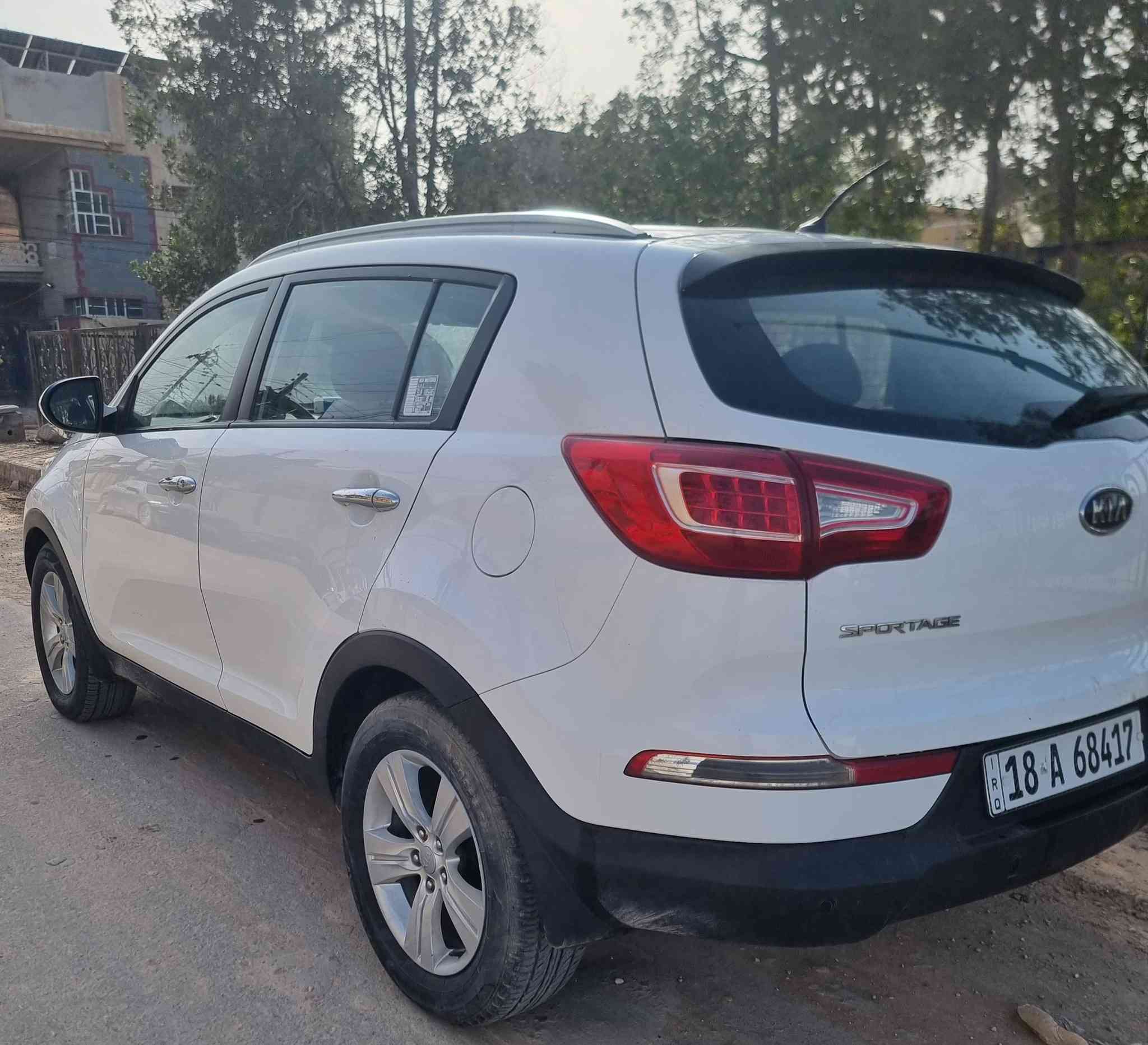 السلام عليكم.. 
كيا سبورتج مكفوله خليجي جديده جدآ موديل 2012  
رقم بابل انكليزي 
ماشية 142 كم 
موصفات تحكم استيرن هندبريك بالقدم
تنبيه حساس خلفي( لاين عدسة لد)  محرك وكير وحدادية على وضع الشركة زيرو  خير من الله  حجم المحرك 2000 دوش
مكاني بالحله قرب شارع 60
***********
