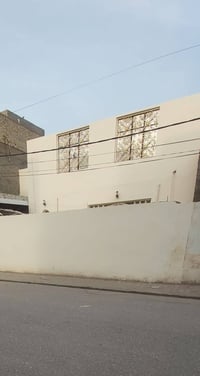 بيت للبيع حي ميسان قطاع 31 المساحة 250م واجهة 12ونص م  طابو صرف     طا...