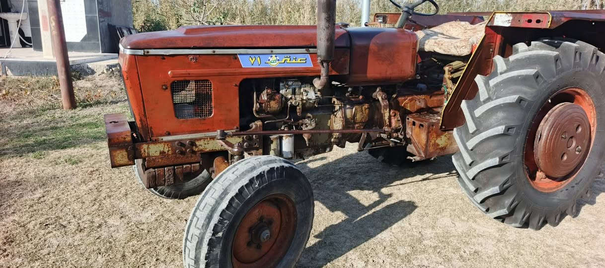 السلام عليكم للبيع مكينه عنتر موديل88مكينه بلاد وضع شركه تخم تاير جديد توني شاده محرك كير اكسن هودرليك مكفول كشر بلاد وضع شركه مكان بابل جبله قرب الخط السريع***********
