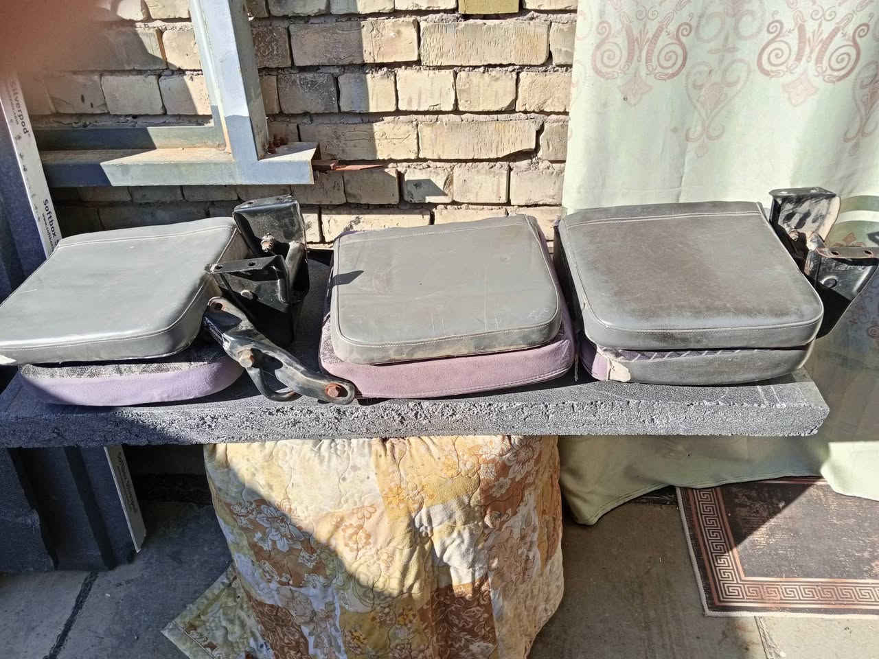 السلام عليكم اخواني الاعزاء غراض فتون للبيع 
عنواني بغداد الحسينية مال راشدية ***********
 
1- كشنات قلابي حلوات الواحد 30 ألف
2- خشبة ارضية فتون جديدة كاملة تفصال 50 الف
3- اصفاح بلادية جديد رصاصي تخم 50 ألف 
 
والشراي يتصل واني بالخدمة
