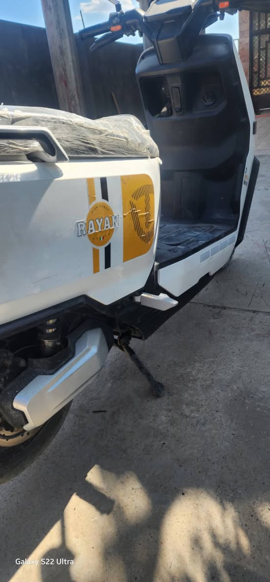 🔥 دراجة ريان شحن – وحش الكون 🔥
⚡ مستخدمة – 
🔋 البطارية الأصلية
شركة TAILG
نوع كرافين
تمشي بالشحنه الوحده 80km
⚡ 72 فولت
🔋 35 أمبير
📏 مسطرة
💰 السعر: ٩٠٠ وبيهه مجال
📍 المكان: واسط صويره 
***********
🚀 فرصة ممتازة للي يريد دراجة قوية ونظيفة وجديدة بسعر ممتاز
#معروض_للبيع
#دراجات_الريان
