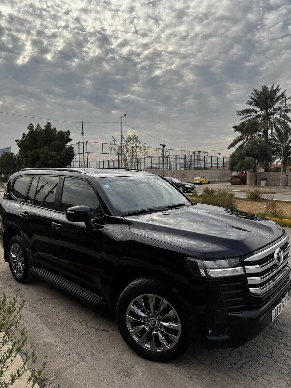 سلام عليكم للبيع
تويوتا لاندكروزGXR 2022 لون اسود   ساز

فول مواصفات

بصمة تشغيل وابواب

4 بصمات. ابواب

سلايد فتحه

مقاعد جلد 

كشنات كهرباء 3 دكم

تشغيل عن بعد 

جنطة كهرباء شفط  

كشنات جلد بيجي + دواخل صاج

نقط عمياء 

7 راكب 

 تبريد مقاعد 

تبريد مركزي  

3 شاشات ايباد تطبيق 

تحكم ستيرن جهتين 

طفايه 

ثلاجه 

شاحن هاتف لاسلكي

هاند بريك بصمة + تلقائي

اوتو HOLD

حساس امامي خلفي  

المري كهرباء شفط + اشاير  

كامره.دواره. 360 درجة

ويلكب كروم

3وضعيات قيادة sports Eco NORMAL

لدد امامي + خلفي 

كشاف زنون

لايتات عدسة زنون

6 سلندر تنفس طبيعي 

  4X4  

فول انظمة وتحكمات 

باقي مواصفات الاندكروز  معرفة فول الفول

السيارة مكفولة

عدتها وكتلوكات وكاعيات كلها جديد

ماشية 64km حقيقي

مكانه بغداد شارع فلسطين 

السعر 65500$وبيه مجال نشاءالله 

الرقم ***********
