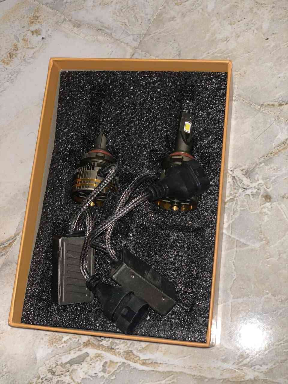 سلام عليكم 
ويل فورتي تايرات 350 
كامرة تسجيل داش كام 20
لايت شمسي عالي  35 
***********
