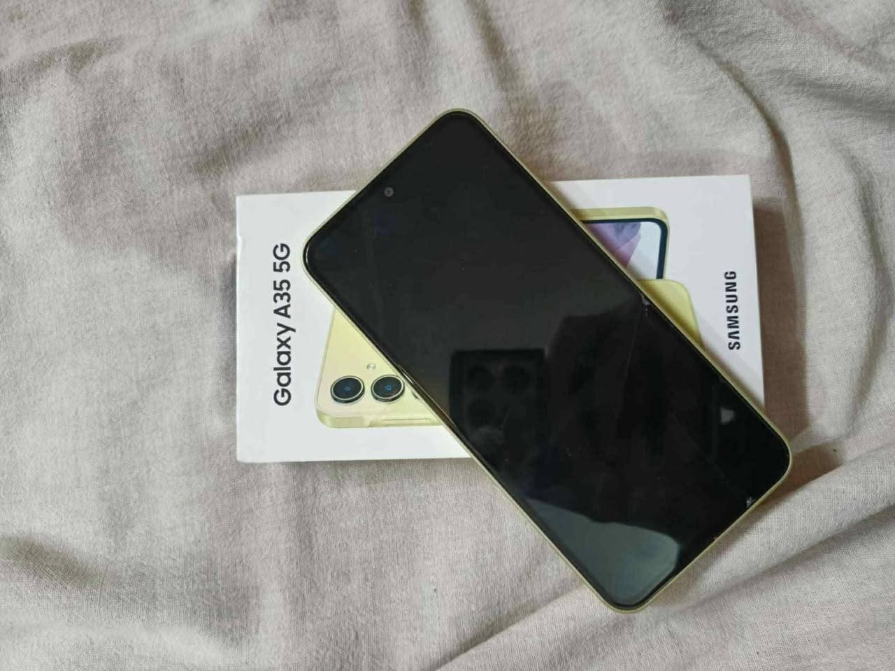 سامسونك Samsung Galaxy A35 5G

السعــــر / 240 الف قفل جهاز وضع شركة لا طخه ولا مفتوح كفالة وضمان

مستخدم نظافة 98%

المـواصـــفات 

- الذاكرة الداخلية : 256 انتبه 256 مو 128 

- الـــــــــــــــرام : 8+8 

- الشاشة : 6.6 بوصة - 120 هيرتز - AMOLED

- المعالج : Exynos 1380 تكنولوجيا 5 نانو

- الكاميرا : 50 + 8 + 5 م.ب. / امامية 13 م.ب.

- البطارية والشحن : 5000 مللي أمبير - 25 واط

-الملحقات جهاز والكارتون وكيبل شحن الاصلي مالته وكفر ولاصق شاشة  

العنـــــ✍️ـــوان 

  الكــــوت - مـــركز المدينــــة 

التوصيــــــل متوفـــــــر لجـــميع المحافظات

***********
