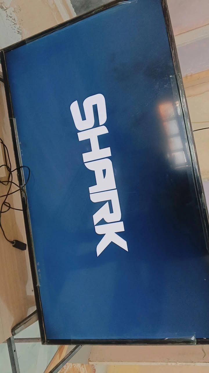 سرير ابو نفر داخله مخزن
نظيف جدا استخدام فقط 10 ايام
شاشه سمارت حجم 43 نظيفه 
للتواصل خاص او الاتصال
*********** بيه واتساب
