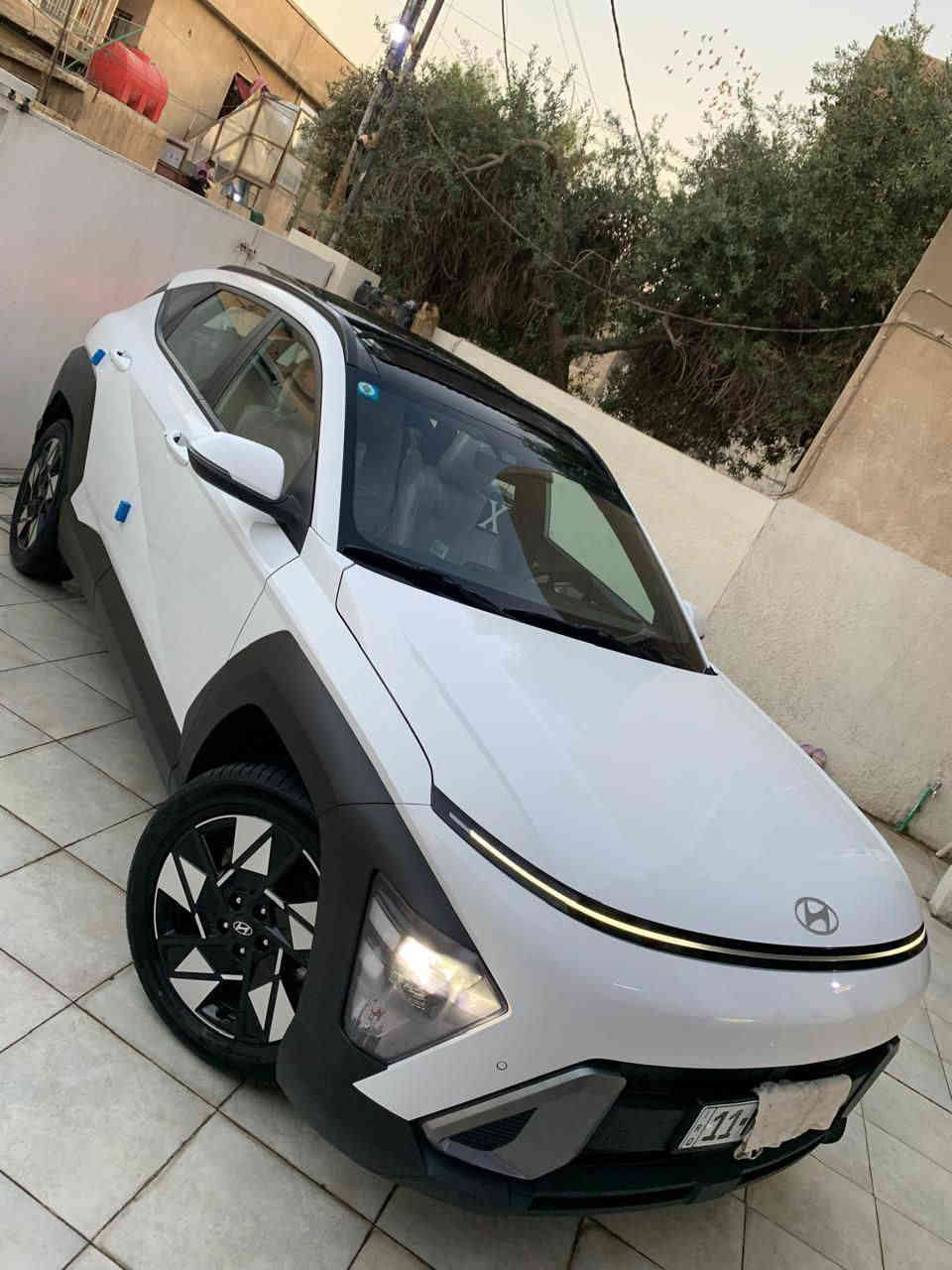 سلام عليكم للبيع هيونداي كونا 2024 فول مواصفات خليجية مكفولة
#وارد_خليجي 
#موديل_2024
#محرك_2000
#ماشية_43 و قابلة للزيادة 
#الوحة_بغداد باسمي تحويل ثاني يوم 
#الضرر مكفولة كفالة عامة من (صبغ - تبديل - بارد - شخط - رصعة) مكفولة من الدعامية للدعامية 

                        ((((((المواصفات))))))

1- فتحة 
2- بصمة 
3- كير تعليك 
4- كشن كهرباء 
5- شفتات استيرن 
6- هاند بريك بصمة
7- شاحن موبايل لاسلكي 
8- نضام ECO 
9- نضام SPORT 
10- نضام AUTO HOLD
11- نضام منحذرات 
12- مانع انزلاق 
13- كروس سرعة 
14- كامرة خلفية 
15- حساس امامي 
16- حساس خلفي 
17- فول تحكمات استيرن 
18- تبريد قطعتين 
19- اشاير بالمري الجانبية 
20- لد نهاري 
21- تشغيل عن بعد 
22- داخل لونين ابيض و اسود بلادي 
السيارة جديدة بمعنى الكلمة السيارة بالواقع احلى و اجمل بكثير من الصور السيارة كاملة مكملة من كل النواحي ما بيها نقص برغي السيارة رقم بغداد باسمي تحويل ثاني يوم سعر السيارة 208 وبيهة مجال بسيط الاتصال على الرقم *********** او *********** المكان 
📍بغداد - الدورة - شارع 60
