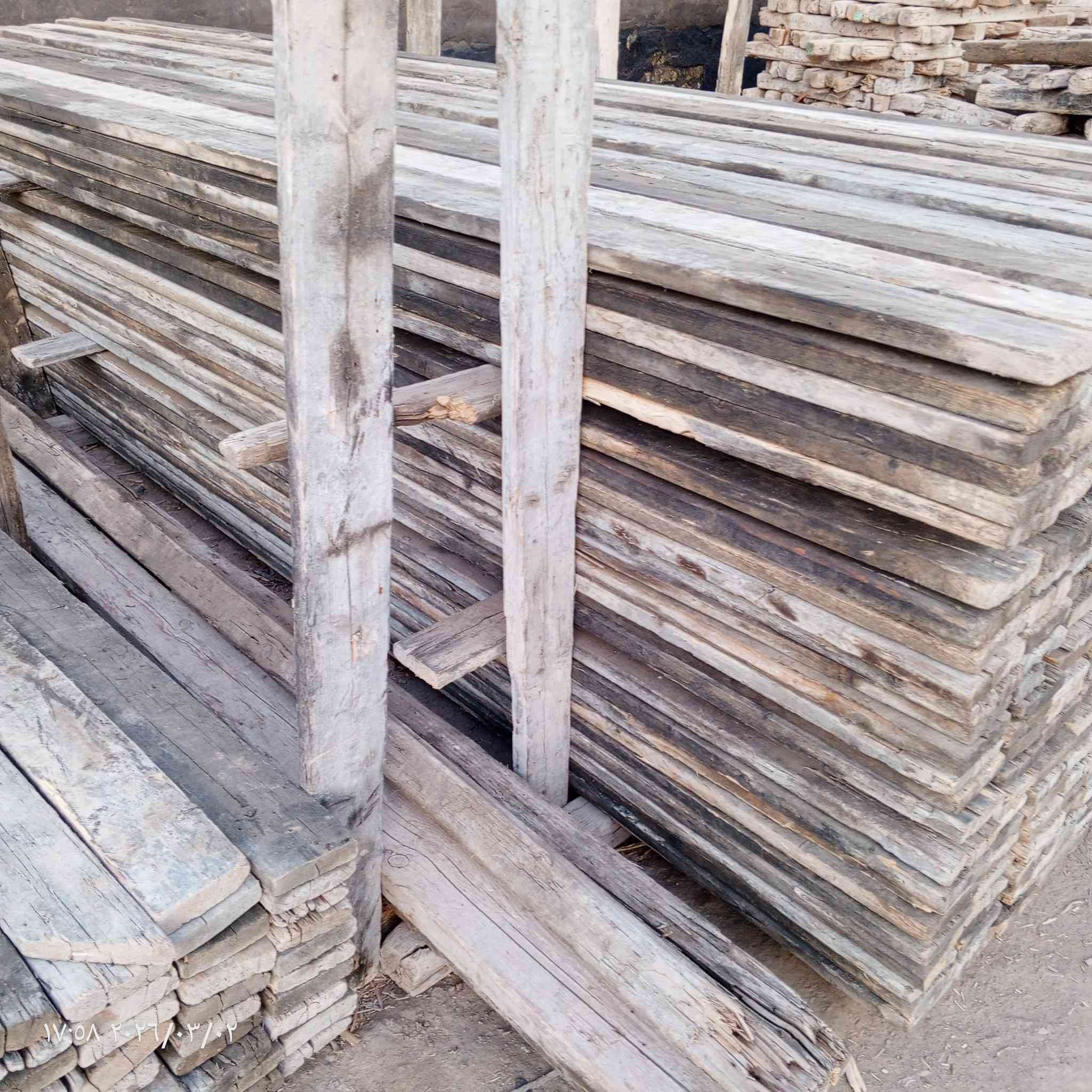 قالب خشب للبيع العدد 6 مكاعب ونص المكان حله ***********
