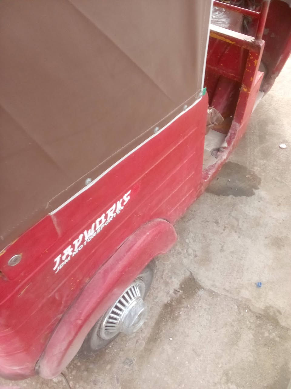 السلام عليكم
تكتك مديل 17شهر 12سنوبه واسط 
عريانه خلفيه مال 20 محرك لا تنقيص 
ولا تبخير سعر 3700 
رقم هاتف *********** وات ساب موجود
عنوان عماره حي الحسين
