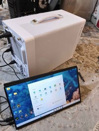 فطور مجاني • عرض • كمبيوتر