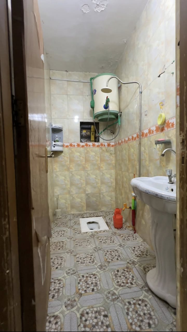 شقه الايجار طابق اول جمعيات ثالثه
غرفه ستقبال مطبخ صحيات✅
اجار350 📞 *********** 📞
