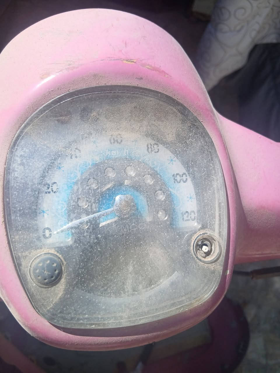 سلام عليكم دراجه كامكو مني ٢٠١٣
دراجه شغاله بس تراكه فيت بم جديد باتري جديد كهربائيات جديده بلك جديد اشاير كلوبات ابيع على هذا الوضع ***********
