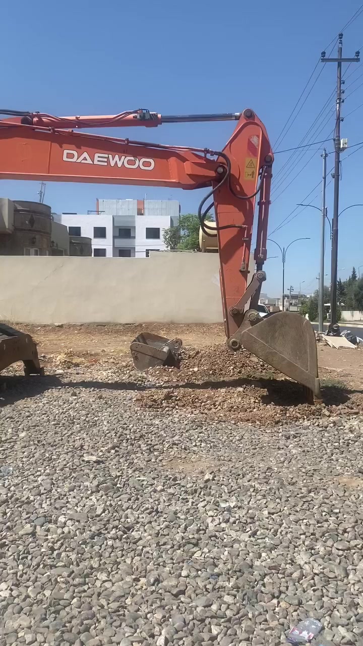 حفاره دايو. موديل 2004 رقم أربيل
ماكوعيب  سع 51000 خمسه شداد عشره 
ورقات و مجال  ***********
