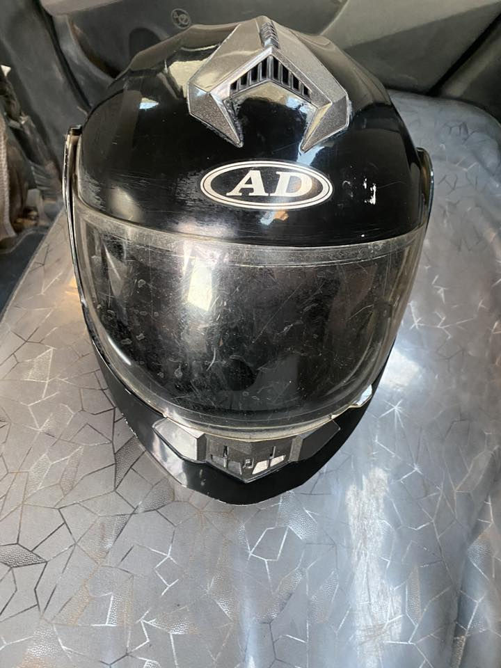 السلام عليكم خوذه للبيع مضيفه واصليه فج قلاب هواىيات  جامه شمسيه سعرها 20 مكاني بغداد
رقمي ‭0774 825 6145‬ واتساب
