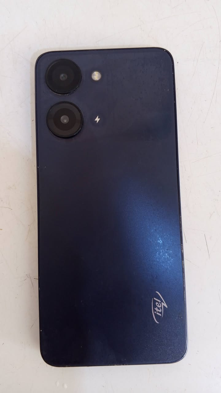 موبايل للبيع إسم الجهاز هو Itel P40+ (موديل الجهاز: Itel P683L).
إصدار النظام: أندرويد 13 (نسخة الواجهة V13.0.0).
المعالج: Unisoc UMS9230 (T606).
الذاكرة (RAM): 4.00 جيجابايت (قابلة للتوسيع بمقدار 4 جيجابايت إضافية).
التخزين (ROM): 128 جيجابايت.
الكاميرا الخلفية: 13 ميجابكسل (ثنائية).
الكاميرا الأمامية: 8 ميجابكسل /////////السعر 95وبي مجال ***********
