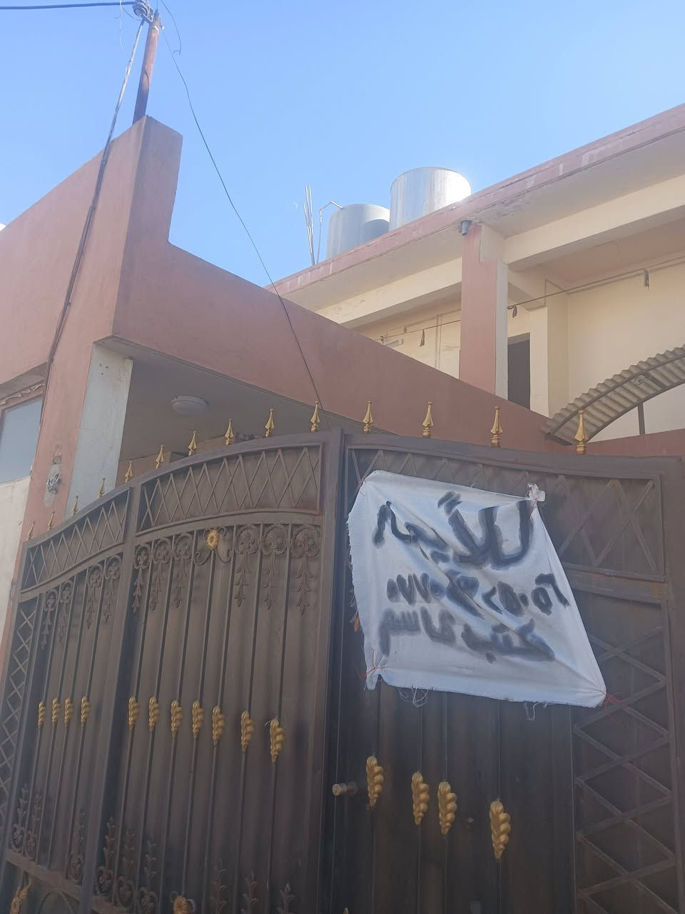 بيت الايجار نظيف 100متر قاط ونص بيها  3غرف مكان حريه شارع لفات سعر ايجار 200الف


**إذا كنت صاحب هذا الإعلان وتريد حذفه لأي سبب، رجاءا أرسل رسالة إلى الدعم الفني**