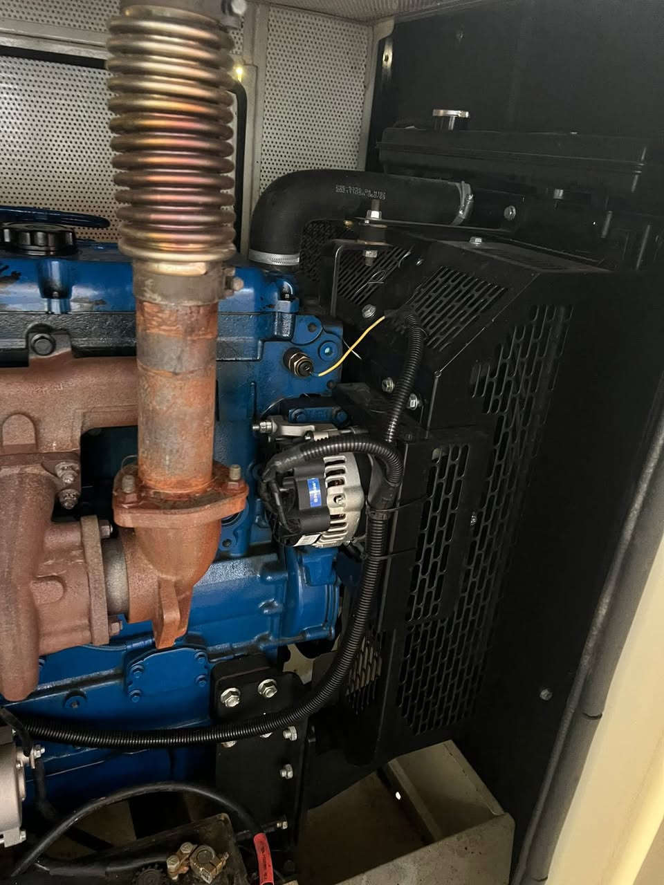 السلام عليكم مولد بيركنز انكليزي اصلي🇬🇧
80كيفي 4 سلندر.  كاتم 100% 🔊
. الاستفسار عل واتساب📞
 *********** 📞***********
توصيل كافه المحافظات  🚛
العنوان أربيل اصناعه الجنوبي
