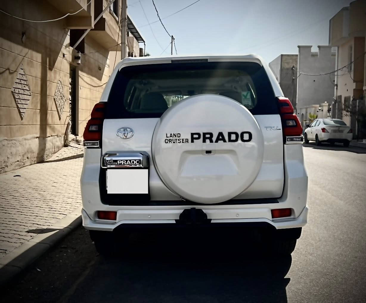 سلام عليكم . من رخصة الأخ الادمن المحترم 
لدينا سيارة نوع برادو  6  سلندر وكالة SAS لوحة تسجيل  أربيل للبيع فقط
موديل 23 مواصفات فئة TXL خليجية  مكفوله تماماً من الدعاميه للدعامية اضافة الى احتوائها على دبل تانكي وتشغيل عن بعد 
ونظام كاربلاي  كذلك وجود تحكمات المقود  مثل مثبت سرعة وغيرها 
ماشية 25000 كم ومستمره استخدام جدا قليل وهي تعتبر على الزيرو
باسم شركة  وبعد بيها مواصفات أخرى السيارة موجودة بالنجف 
للتواصل على الواتساب *********** 
او الاتصال 
***********
