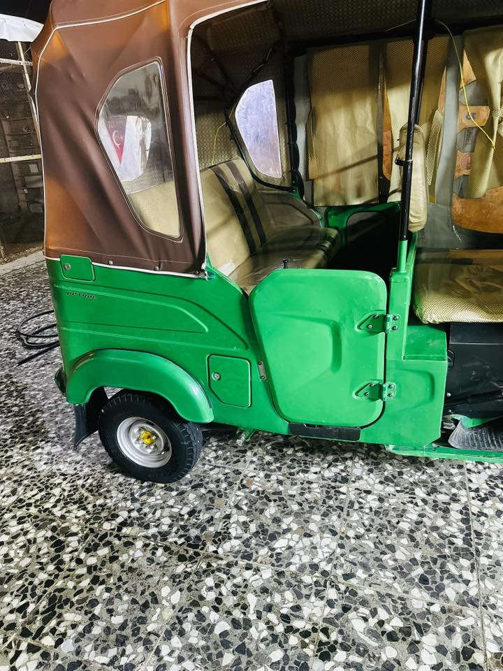 سلام عليكم شباب تكتك ٢٢شهر العاشر تكتك خير من الله ما نقصها شي   بس تكمه بيها
مكاني بغداد.             زعفرانيه.           ***********
