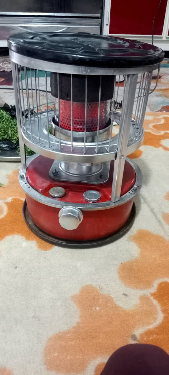 صوبه نفطيه نضيفه نوع كيرونا كوري ب35 وبيها مجال بسيط كلش اليريده يراسلني اويتصل ويدلل مكاني الاحرار الخضاره ***********
