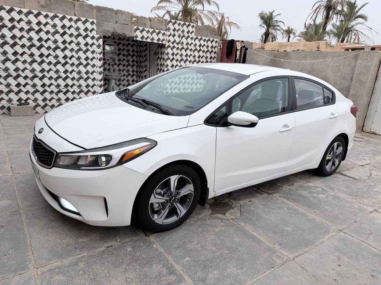 السلام عليكم كيه فورتي موديل ٢٠١٨ رقم واسط دولي سنويه وهزه جديده سياره جديده بمعنى الكلمة استخدام نضيف حادثه تبديل باب خلف السايق ورشتين صبغ تجميل بصيطات جدان اي ضرر داخلي ماكو بجم كبس حته البدنه الاماميه مامبدله وباقي السياره صافي لاطخات ولابارد مكينه ٢٠٠٠ دوش شرط مامفتوحه على الشركه لاصوت ولاتنقيص ولاتبخير كير اي تي المرغوب تراي زيرو دواخل وضع الشركه ماشيه ١٥٠ حداديه لوك تبريد ثلج تخم تاير جديد فول كهربائيات مواصفات حلوه ويل كب شاشه بلاد كامره فول تحكم استيرن شغال بلاجكتور لايت زنون تحكم مرئي دبل سويج ارضيه مغلفه جلد سياره جديده وجاهزه بلعافيه على الياخذه السعر ١٢٠ مكان السياره الشطره ***********
‏‪0776 381 8149‬‏
