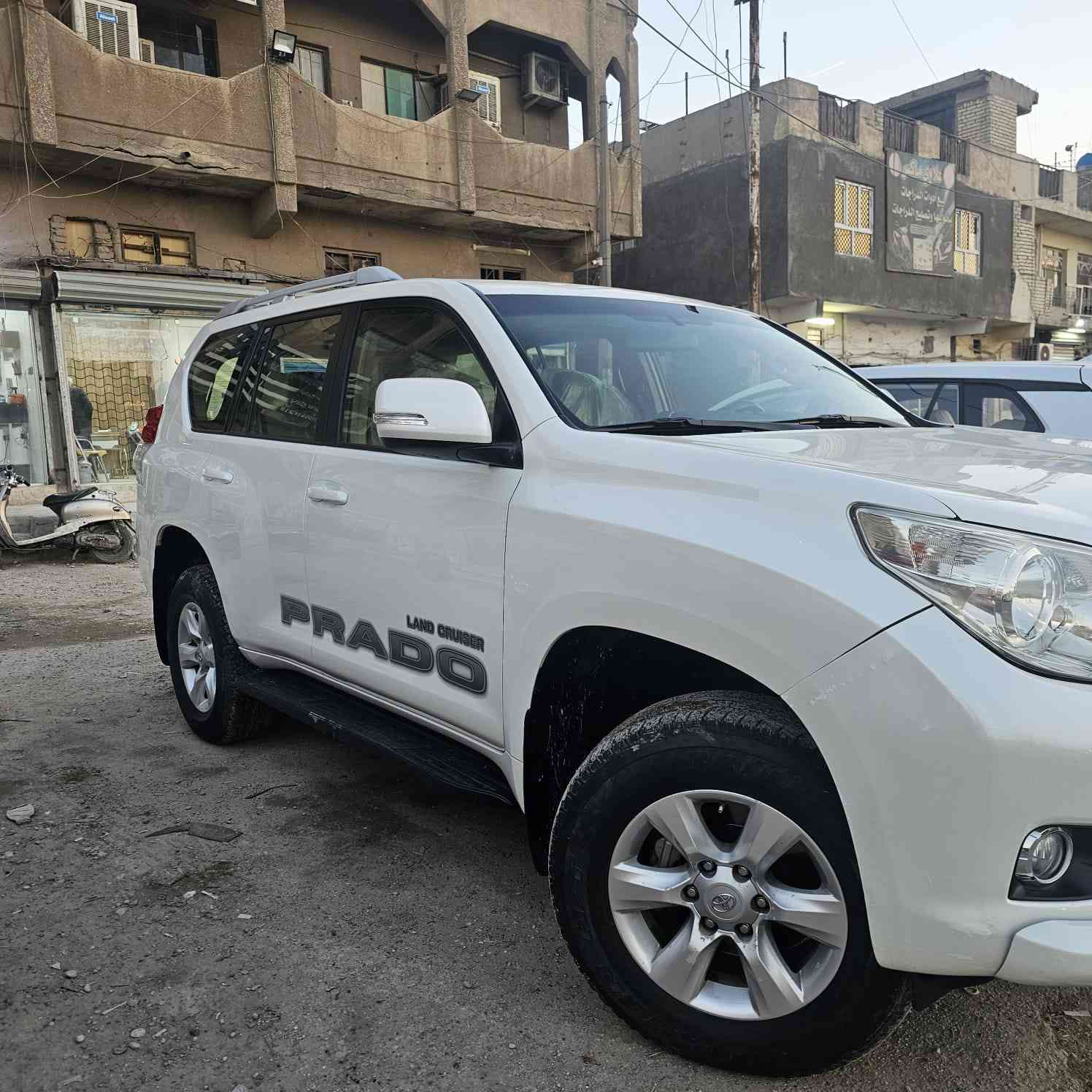 السلام عليكم ورحمة الله

للبيع 

برادو 2013 

ماشيه 121 الف 

مواصفات txl

تجي فتحة سقف 

تحكم ستيرن جهتين 

كراسي جلد 

معروفه مواصفات ال txl

مكفوله من الحادث و الضربه والسونار مرفق كير ومكينه ما مفتوح

السعر المطلوب 275 ورقه 
العنوان بغداد مدينه الصدر 
***********
