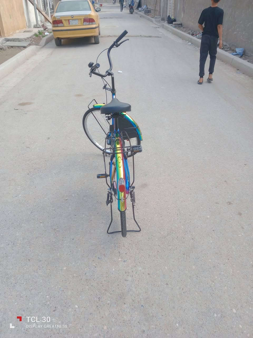 سلام عليكم
بايسكل بناتي سبع الوان للبيع
البايسكل نضيف واستعماله اسبوع تقريباً 
نضافته99 بالميه ومختم 
سعره 160 وبيه مجال 
عنواني بغداد البلديات 
للستفسار ***********
