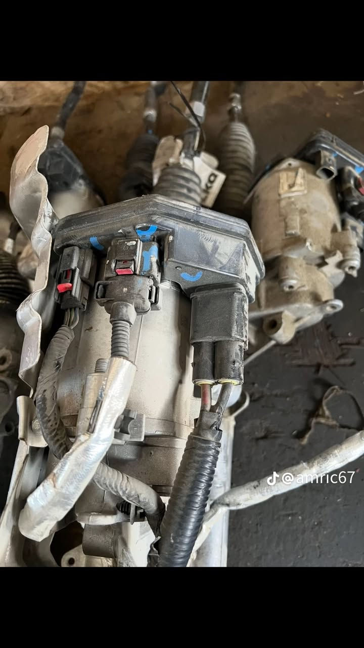 تۆپە سوکان (یدج.فیوژن)  هەموو جۆرە تۆپەسوکانی فۆرد و جیب  هەموو جۆرە کەلوپەلی سەیارەی امریکی بەردەستە (گەیاندن و تەصیل )عندک واتساپ ***********
