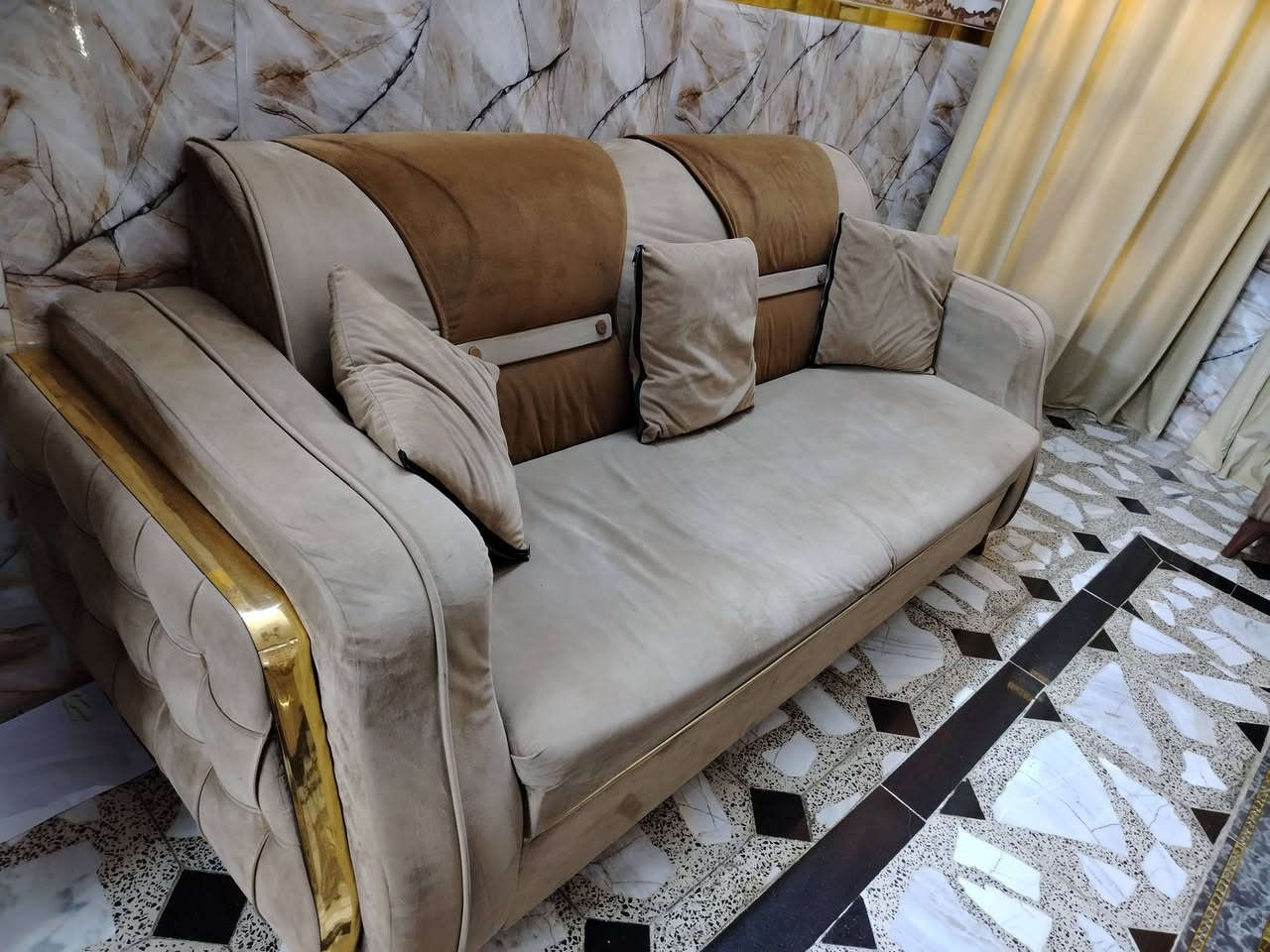 تخم للبيع تفصال مو سوكي عشره مقاعد سعر ٣٠٠ وبي مجال مكان بلديات شارع مصرف


**إذا كنت صاحب هذا الإعلان وتريد حذفه لأي سبب، رجاءا أرسل رسالة إلى الدعم الفني**