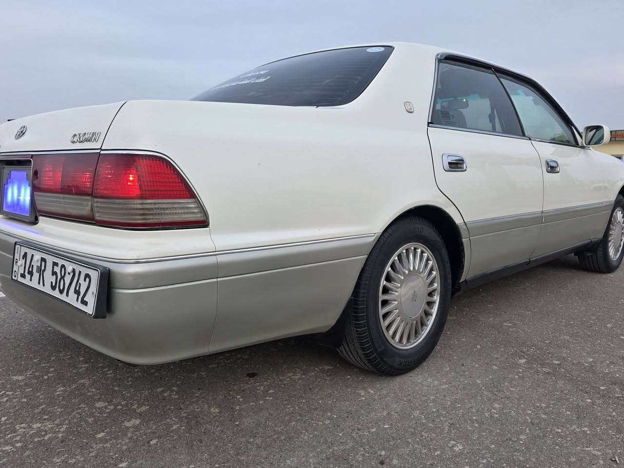 سلام عليكم راس ثور فلات سنويه القايت 2028 البيع فقط موديل 1997 سياره جاهزه كفاله من كص ونقل جثه ول عيب شرعي ول ضربه كير مكينه كارتون 3000 سياره  تحويره نجف تبريد ثلج خلفي مامي الايت زنون عالي ناصي سياره جديد كهربائيات كله شقاله ويل ستيل كشنات كهربائي 4 العنوان البصره السعر 112 رقم الهاتف ***********.        ***********
