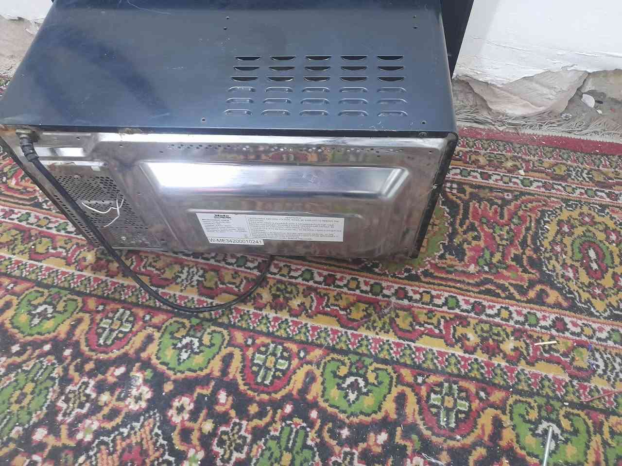 مايكرويف شغال وبحاله جيدة للاستفسار *********** مكاني الشعله يوجد توصيل بغداد فقط
