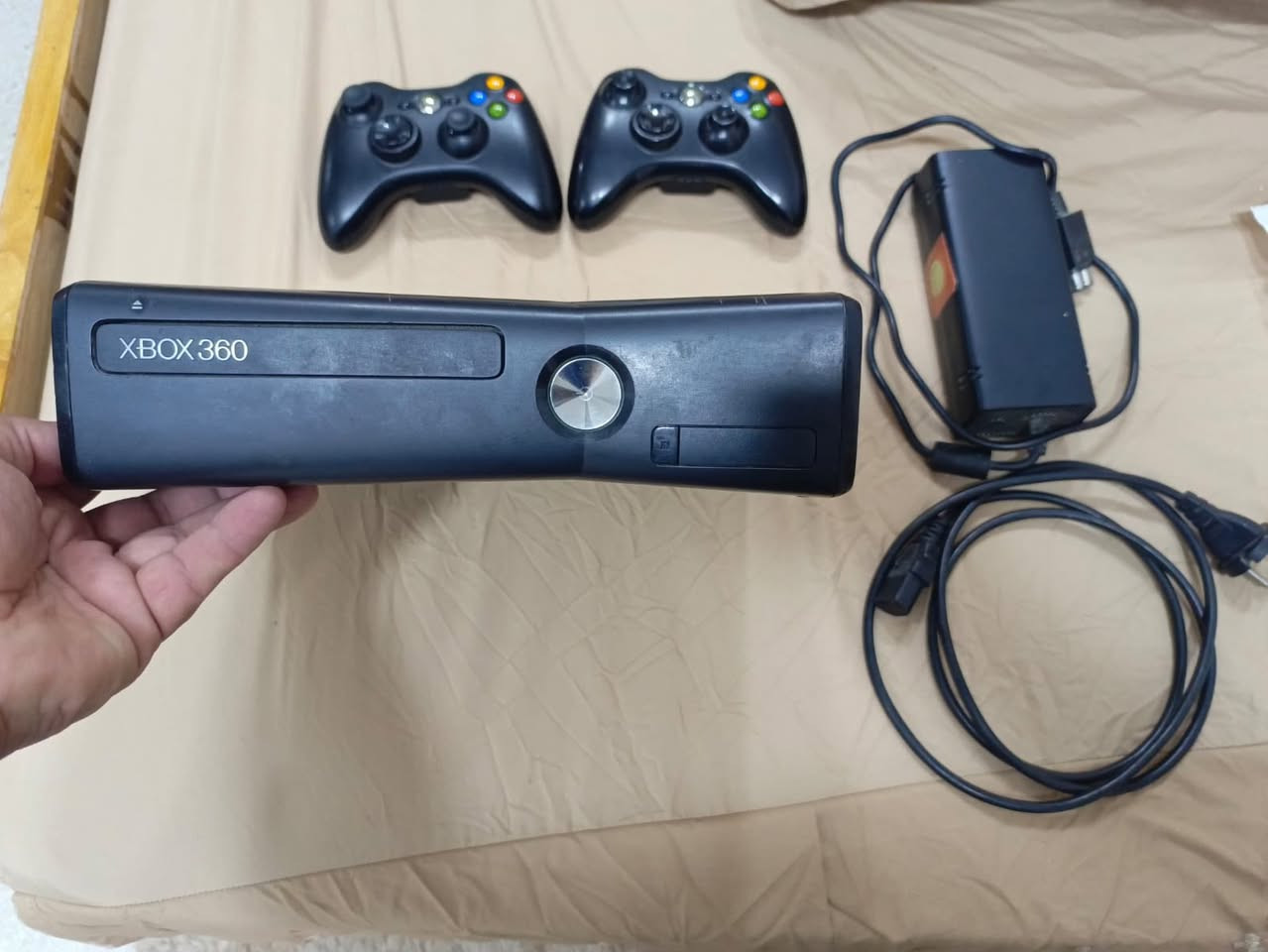 السلام عليكم اكس بوكس ٣٦٠ كامل ملحقاته مهكر عدد العابه٤٠
سعر ٧٥ الف


**إذا كنت صاحب هذا الإعلان وتريد حذفه لأي سبب، رجاءا أرسل رسالة إلى الدعم الفني**