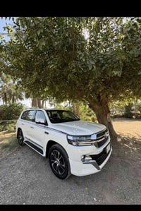 🔹 للبيع: تويوتا لاندكروزر 2021 🔹 لون: [ابيض صدفي  🔹 الممشى: [26حقيقي  ...