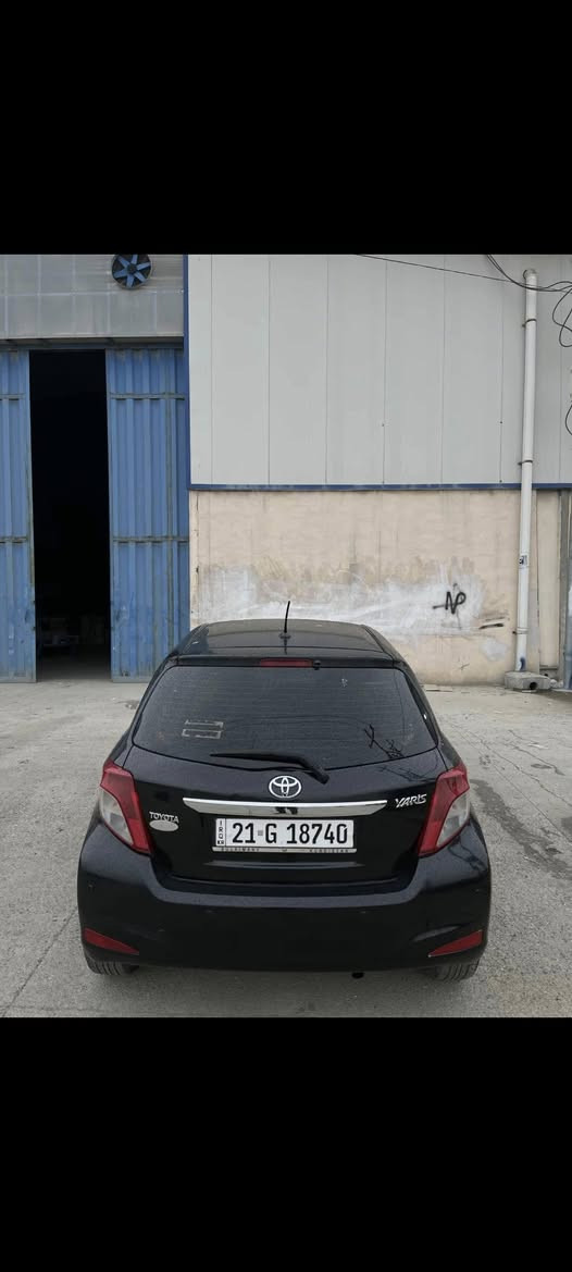 یارس ئۆتۆماتیک ٢٠١٢ فوول   78$
سەنەوی بەسەر نەچووە بە ناوی خۆمەوەیە رەقەم باریک 
٤جام کارەبا و سوکان ڤۆلیۆم و ئاوێنە کارەبا تەبرید و گێڕ و مەکینە بە شەرت ٥بالیف ئەی بی ئێس دو پارچە و دو پەڵە بۆیاخ بێ ناوگرتن و بێ ئێرباگ 
0772 526 54 85
