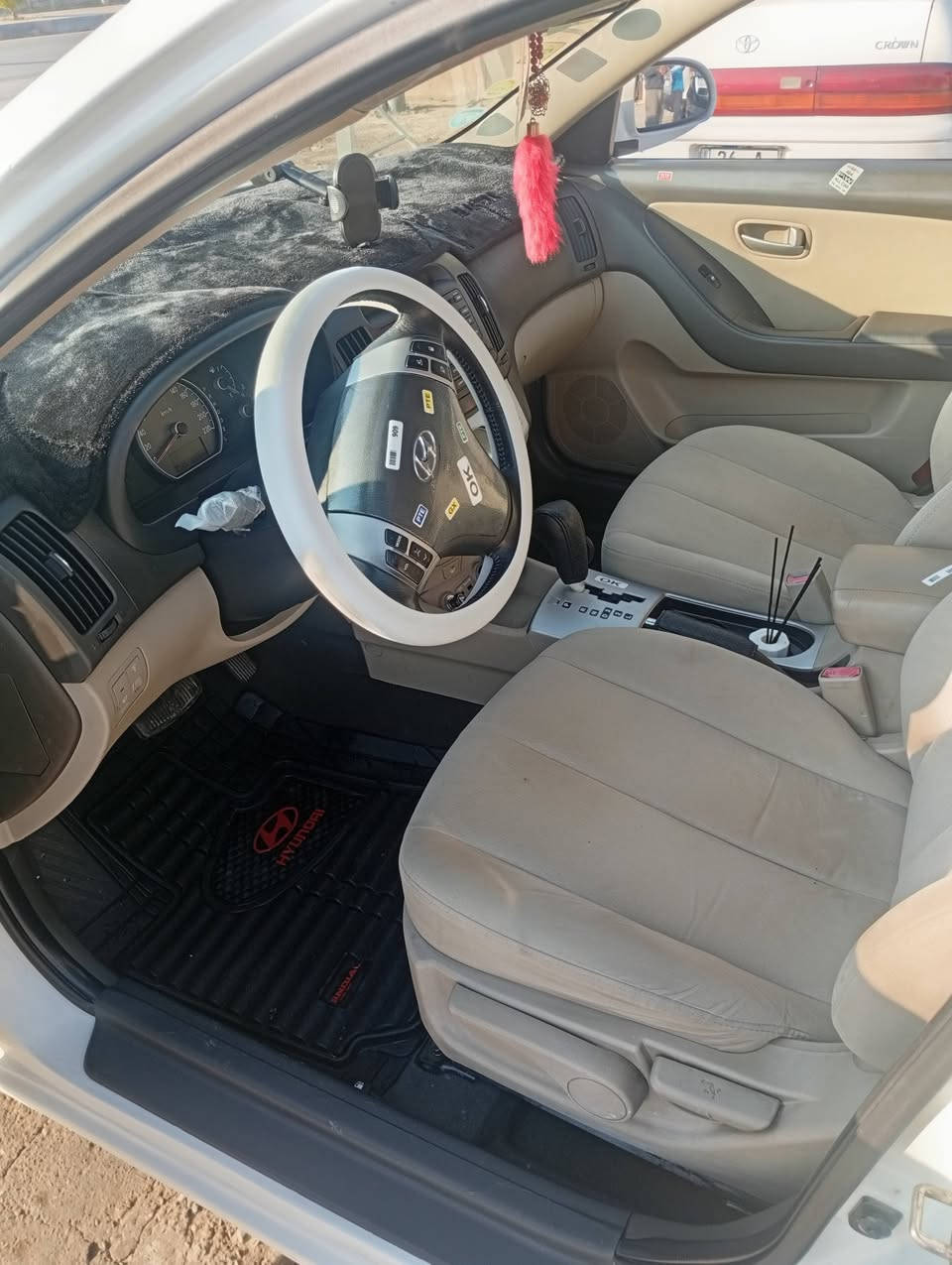 السلام عليكم ورحمه الله وبركاته 
بسبب الوعده الكاذبة 
افانتي للبيع موديل ٢٠١٠
سياره جاهزه وحلوه حيل 
طخم تاير جديد 
صدر وره جدام جديد 
محرك ١٦ دكشن عالي 
كير ومحرك شرط 
لايت عالي ناصي زنون 
تبريد والتدفئا لمس 
تبريد ثلج 🥶 
تدفئا نار 💥 
رقم دهوك سنويه لل٣٠
شرط تحويل ثاني يوم 
تريد وكاله 
الضرر 2 بصيطات حيل 
السعر (115)وبيه مجال 
ترهم مقدمه زينه وبشهر 
مكان السياره صلاح الدين الشركاط 
قريت الحوريه
رقم الهاتف 
***********
