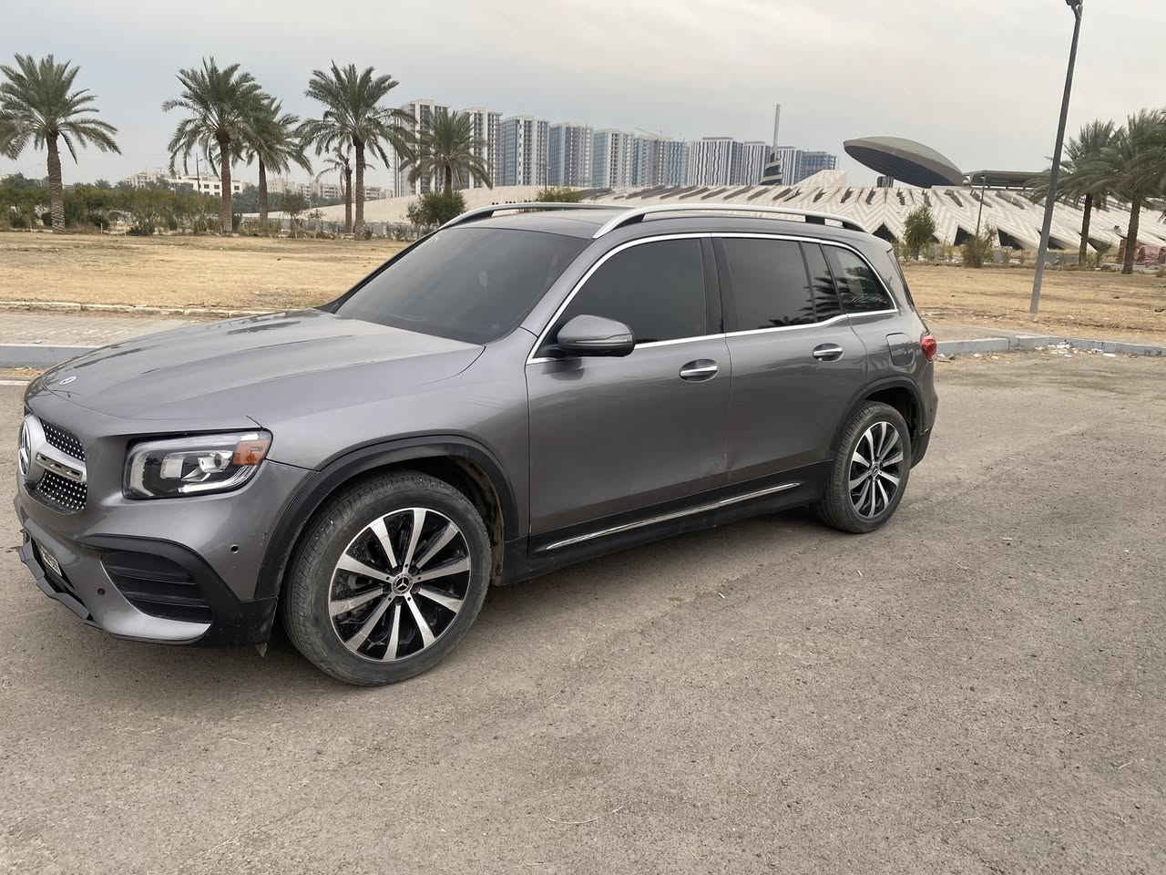 مرسيدس2023  GLB 250 فوووول مواصفات
حادث :- جاملغ خلفي + باب الصندوك
بدون ايرباك 100/100 سليمة 
سيارة بدون لوحات

————————————————-
مواصفات 1/1 فول فول 
بصمه 
بانوراما 
صندوق شفت كهربائي 
تبريد مركزي 
كشن جلد 
كشن هيتر 
شاشه كبيره كاميرا 
مرايا اشاره كهربائي 
شاشه الاكتروني 
رادار امامي 
رادار خلفي 
حساسات خلفيه 
العنوان :- بغداد 
————————————

السعر 275$

***********
