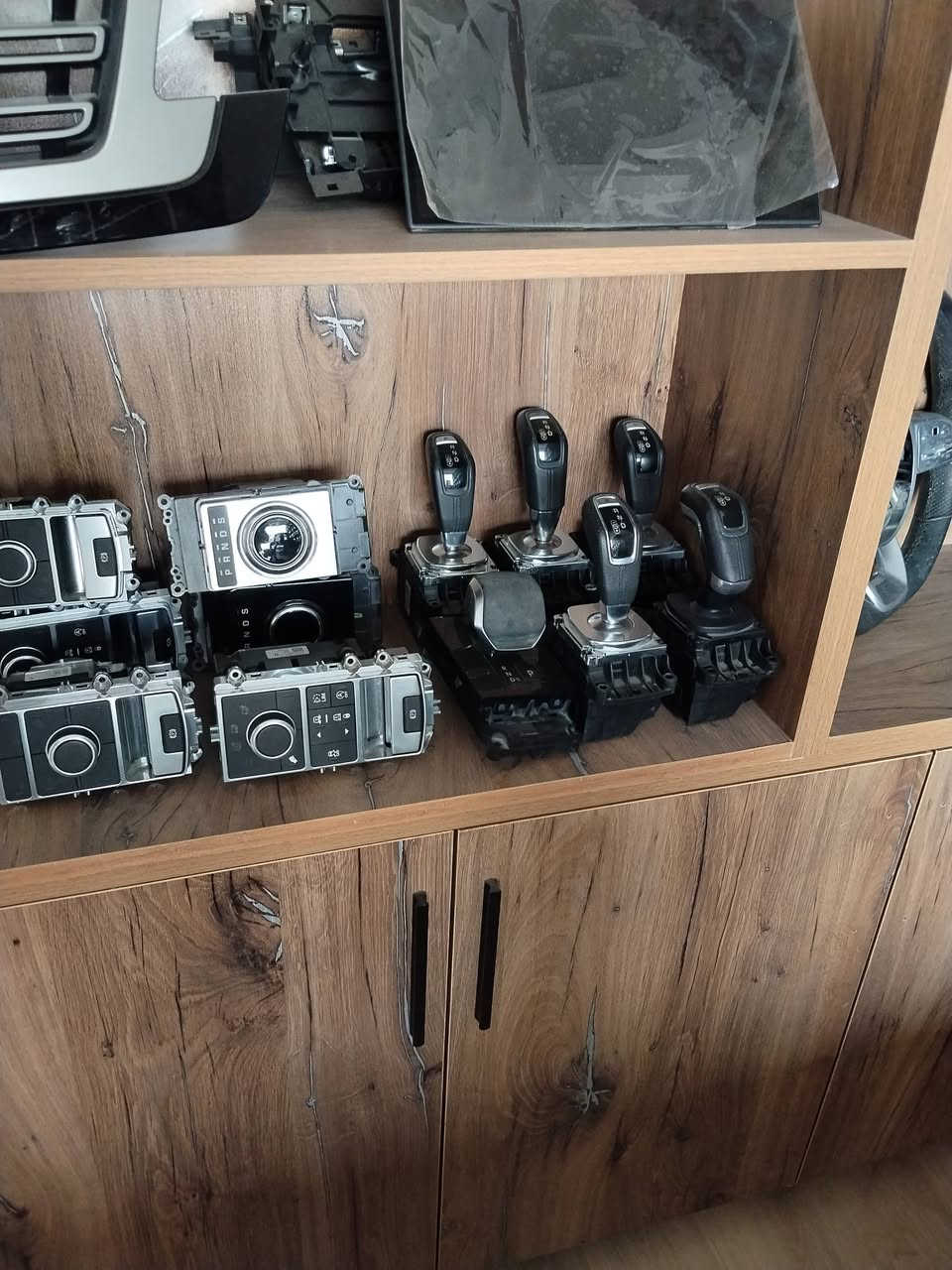 AUTO LAND
ارض السيارات قطع غيار رانج روڨر
معسكر الرشيد ـ مجمع المكارم 
***********
