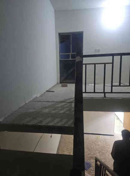 دار للايجار في المحاربين قرب همبركر كرار
مساحة ٣٠٠م يحتوي على ثلاث غرف
 نوم،مطبخ،صحيات،صالة،كليدور،كراج،حديقة مرمم جديد

سعر الإيجار ٣٥٠ قفل

للاستفسار:***********
***********

مكتب الزركاني للعقار 
شارع ٨٠ قرب القبة الذهبية
بيع_شراء_تعقيب
