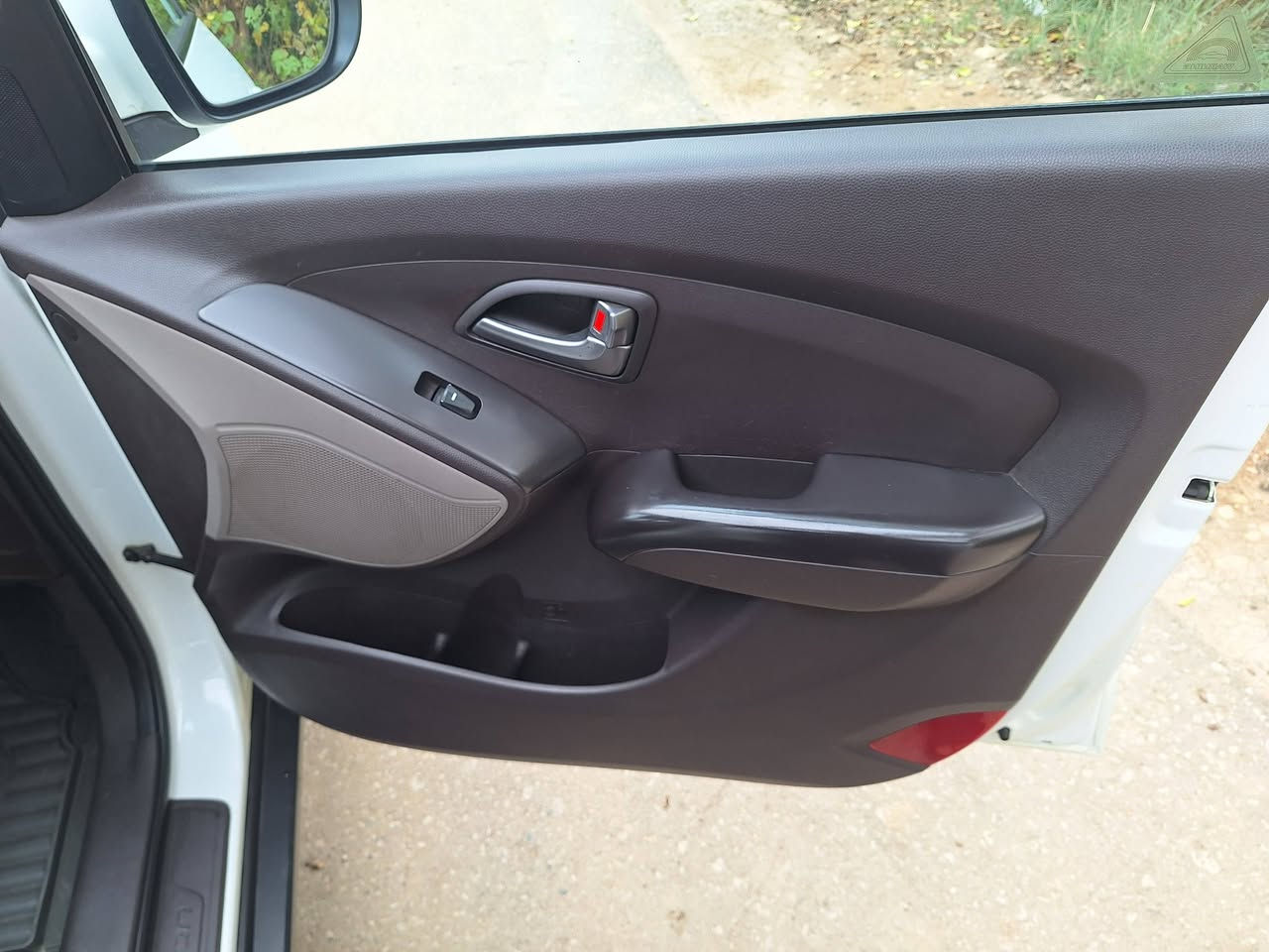 توكسان للبيع موديل 2015 رقم بغداد دولي السياره كفاله عامه السياره جديده عل وضع الشركه مغلفه الارضيه والكشنات كامره اماميه وخلفيه حساسات خلفيه السياره موجوده بالحله معروضه 172 الشراي  يتصل عل الرقم *********** او ***********
