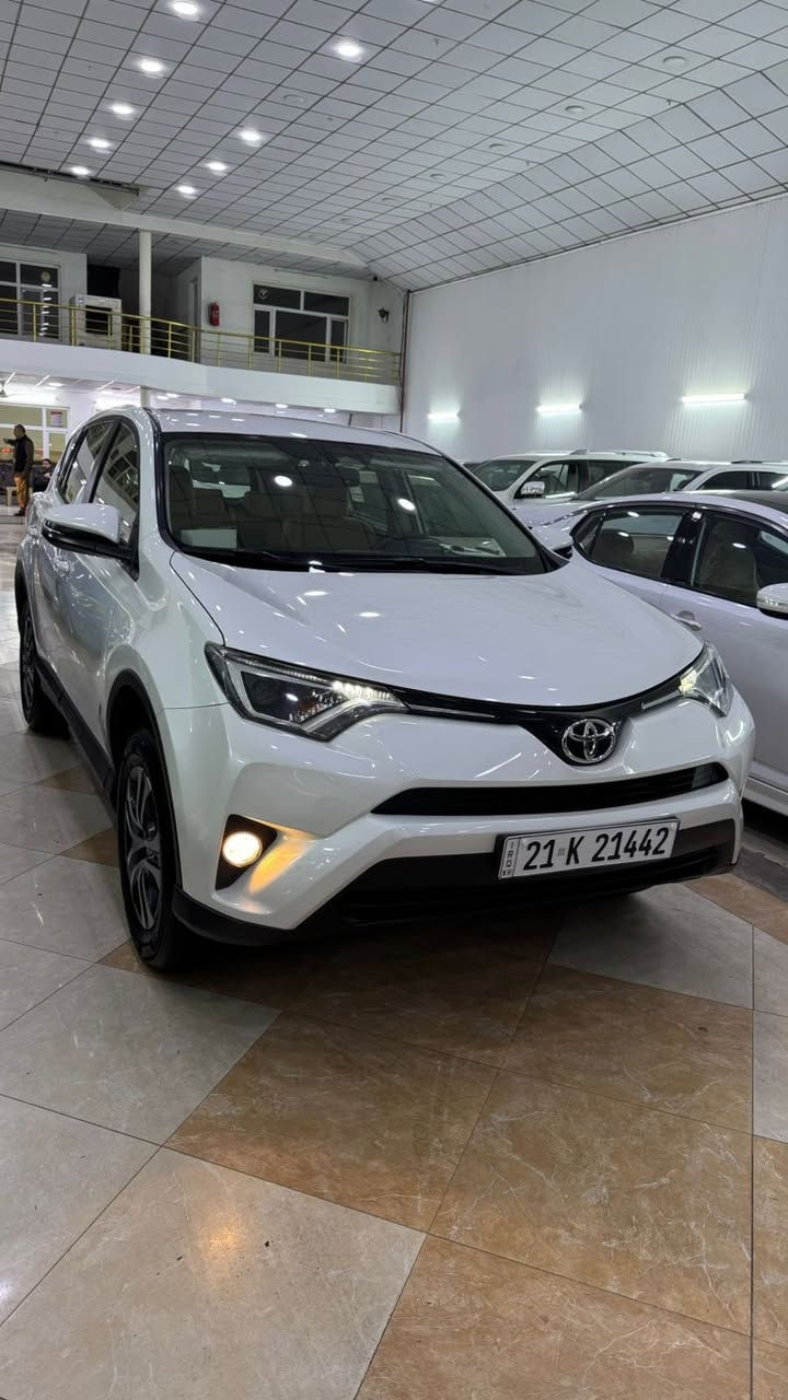 للبيع تويوتا راف فور خليجي موديل2018 مكفولة الشركة ساز مواصفات AWD فورويل ويل كب السيارة 
ماشية 40 كيلومتر حقيقة السيارة 100/100جديدة 
مكفولة ده عامي لو ده عامي بشرط كفالة عامة 
كير محرك بشرط تاخم صدر و تايرات جديدة  
مكان السيارة أربيل شارع 100 داخل معارض
ء*********** كورك
واتساب موجودة خابر حبيبي
