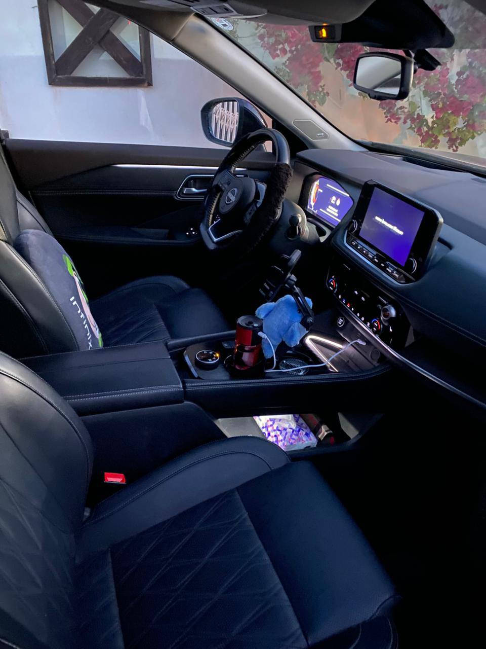 السلام عليكم نيسان روج بلاتينيوم اعلى فئة بلروج 
Nissan
Rogue, Platinum AWD 2023
صبغ جاملغ وربع باب فقط بدون ايرباكات 
دخلت ماشية 28 كيلو حاليا 35 كيلو سيارة بدون نقص جديدة كلش رقمتها على ايدي رقم شمالي اربيل
***********
