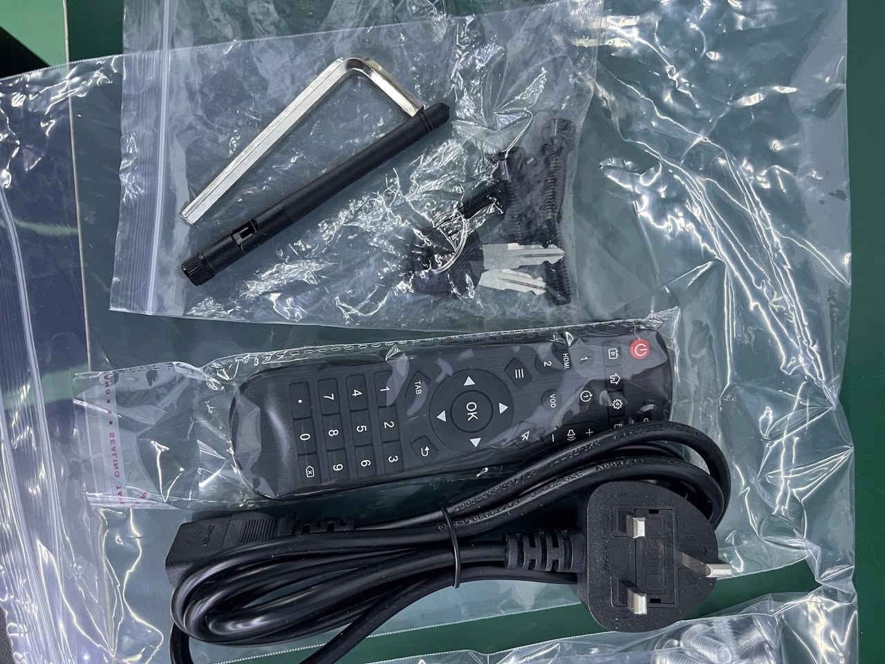 للبيع شاشة اعلانية لعرض المنتجات
حجم 65 
4K حقيقي
تختلف عن الموديلات الموجودة هنا عندنا
احدث اصدار 
وضوح عالي
امكانية عرض اكثر من منتج في صورة وحدة
التحكم عن بعد 
مسويها طلب خاص من الصين مشتريها مو مناه
بعدها بالبوكس مالتها غير مستعملة 
السعر 13 ورقة وبيها مجال 
العنوان بغداد البياع
***********
