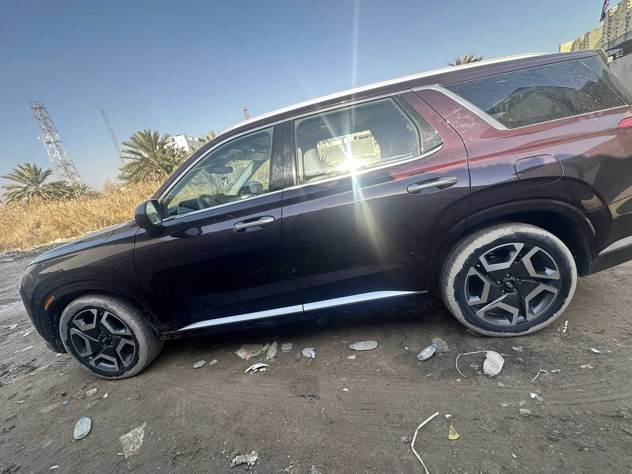 السلام عليكم بلسايد للبيع 2023 بريميوم سيل ماكو داعي اشرحلك مواصفاته معروفه فرق عن الكلكرافي مو فتحتين بس فتحه وحده السعر 290 بيه مجال بيه بنيد وجاملغ جه الصدر وباب الخلفيه جه الصدر الاستفسار اكثر ***********
