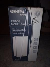 ثلاجه جديده جنرال 5قدم مكتبيه  سعرها 85ويا التوصيل  07754321430