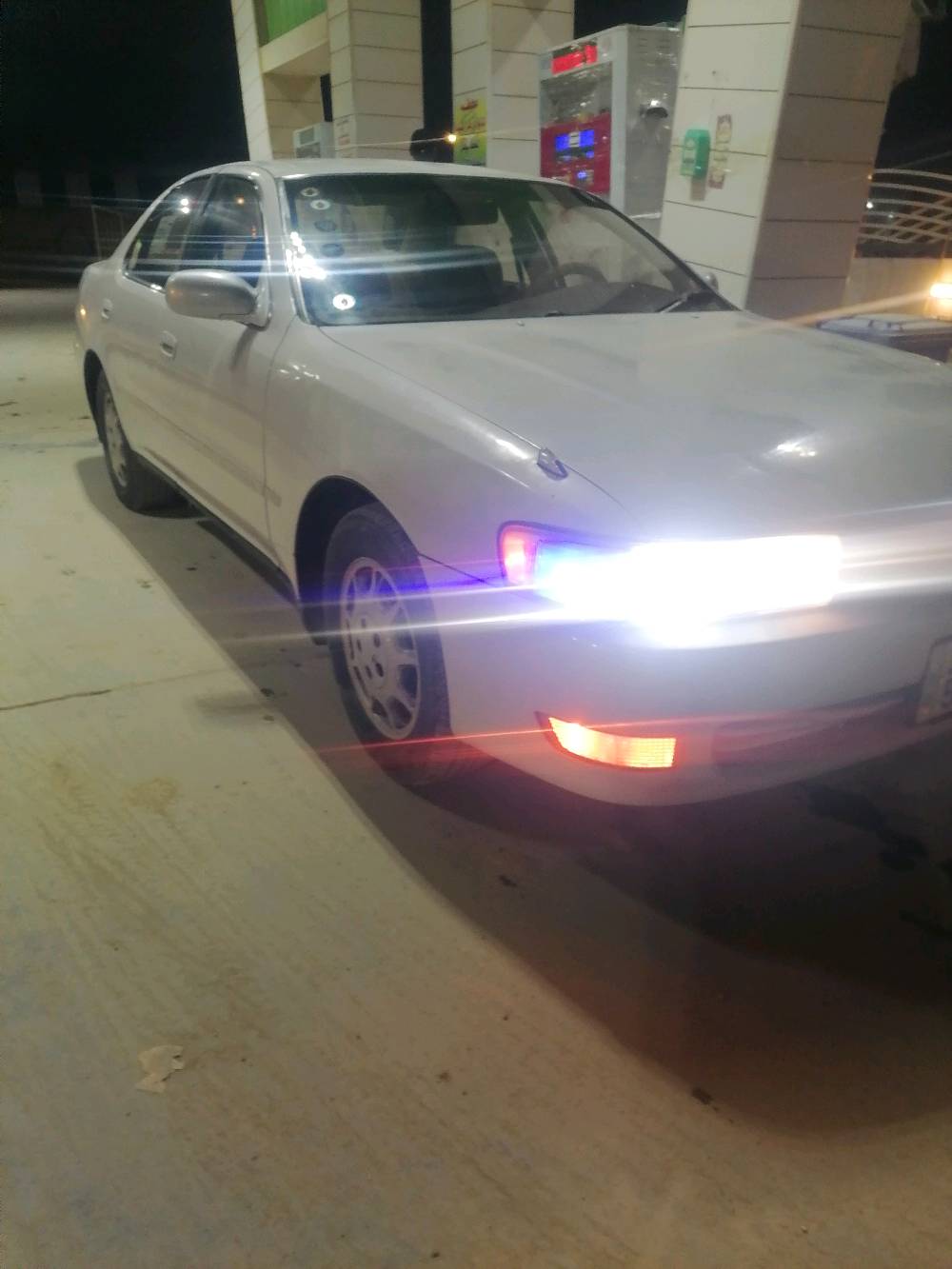 سلام عليكم
كرسته نفخ للبيع 
موديل 199‪3
لون لؤلؤي 
رقم مثنئ سياره هزته بعدها ما صاقطه 
سنويه لل29 راعيه موجود شرط مداور 
كير مكينه ٢٥٠٠ديلكو تبريد جاهز نقص بس غاز 
حداديه نضيفه.      تخم تاير نضاف 
السياره مكفوله من الضربه القويه والعيب الشرعي والاصوليات 
السعر 65 بيه مجال للشراي 
مكاني ذي قار 
قضاء الشطره للستفسار ***********‪ 
