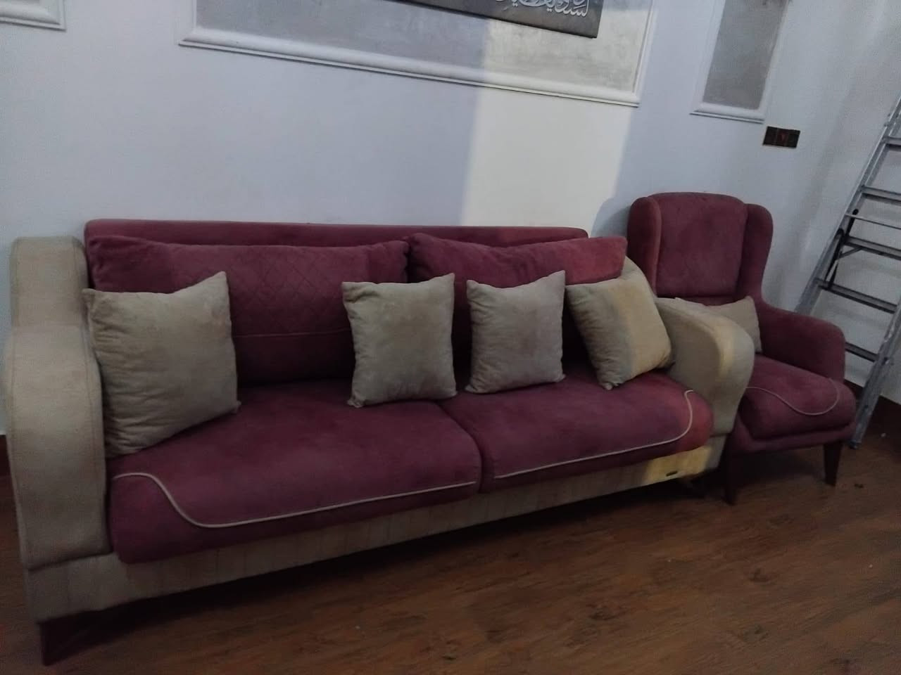 السلام عليكم 
تخم تركي مودرن ١٠ مقاعد نظيف مابي ضرر سعر ٢٧٥ مكان بعقوبه شارع تحرير بهرز مجاور قاعات بيانو مقابيل مستشفى الحياه استفسار ***********
