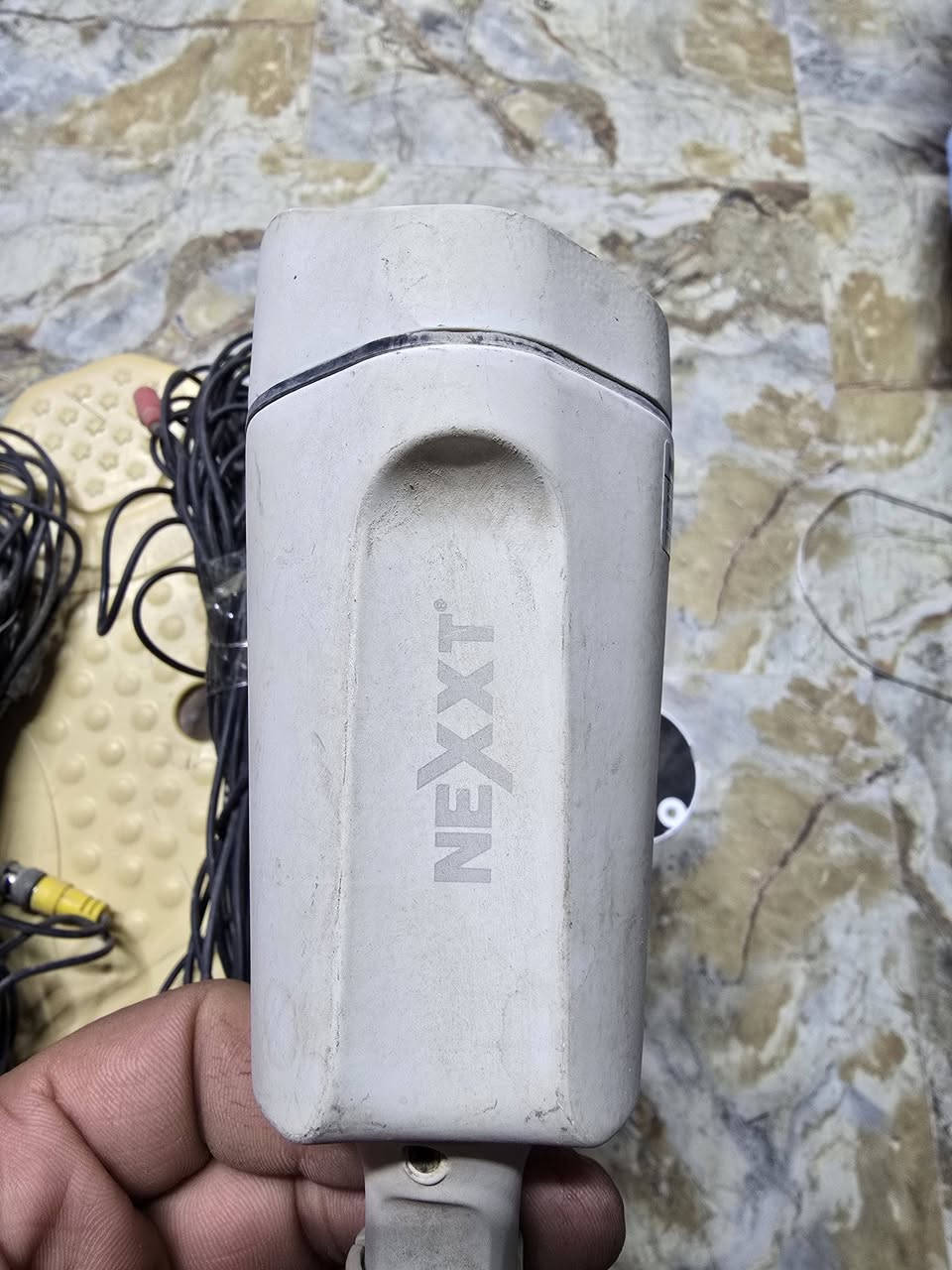 للبيع 4 كامرات مع جهازه و التخزين وحتى الوايرات كامله جيب وشد قيم واخذ
***********
