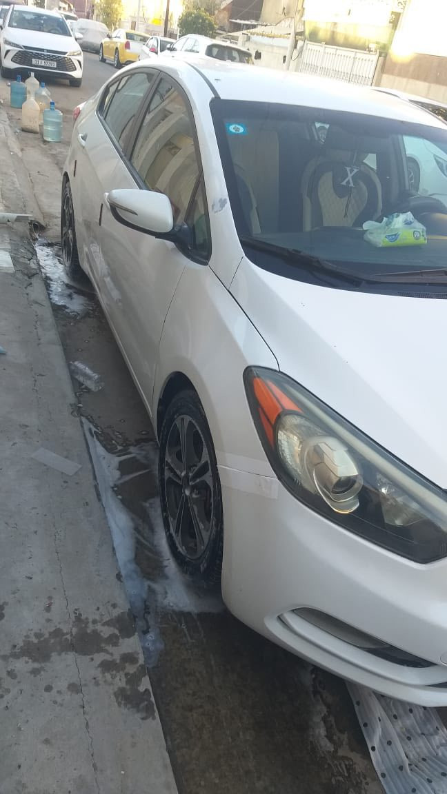 السلام عليكم فورتي موديل 2015بيه جملغ اليمن وبنيد شويه جوه الغد بدون دواخل بيه تلث قطع صبغ اثر شخوط محرك 2000(***********(السعر ١١٠بيه مجال بكان بغداد
