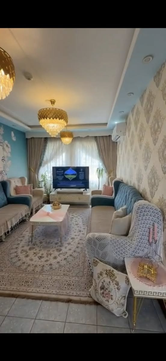 ## 🏢 **شقة مميزة للبيع (تأثيث كامل) - بنظام الكاش أو الأقساط**

**بلوك B1**

### 📌 **المواصفات العامة:**
 * **المساحة:** 100 متر مربع.
 * **التصميم:** نظام غربي عصري ومتكامل.
 * **الطابق:** الطابق الثالث (يتوفر مصعد).
 * **الحالة:** **مؤثثة بالكامل** وجاهزة للسكن الفوري.
 * **التخصيص:** الطابق الثالث .
### 💰 **الوضع المالي ونظام البيع:**
الشقة متاحة للبيع بنظام **(الكاش أو الأقساط)** حسب رغبة المشتري:
 * **المبلغ المدفوع للمصرف:** واصل من الشقة للمصرف **48 مليون** [ مع التخصيص ].

### ✨ **مميزات الشقة والمجمع:**
 * تصميم داخلي واستغلال ممتاز للمساحات (النظام الغربي).

 * البناء في بلوك مميز وهادئ (B1).
 * مجهزة بكافة الأثاث والأجهزة الكهربائية (جاهزة للسكن مباشرة دون تكاليف إضافية).

### 📞 **للاستفسار والمعاينة:**
يرجى التواصل مباشرة مع المالك عبر الرقم التالي:
 * **الهاتف:**  ***************
